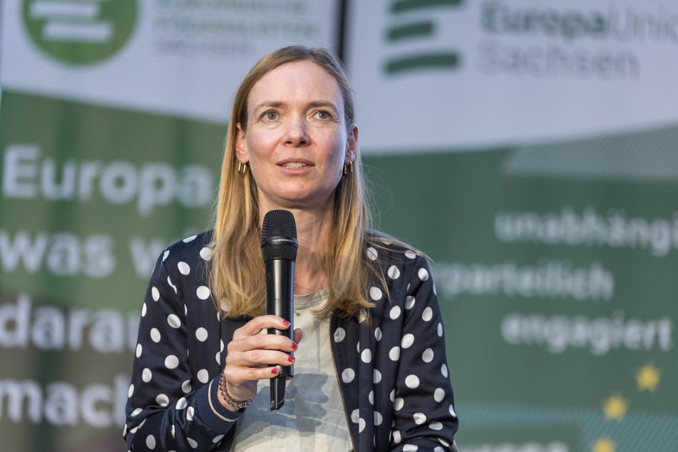 Die sächsische EU-Abgeordnete Anna Cavazzini (43, Grüne) setzte sich als Vorsitzende des Ausschusses für Binnenmarkt und Verbraucherschutz für starke EU-Fluggastrechte ein.