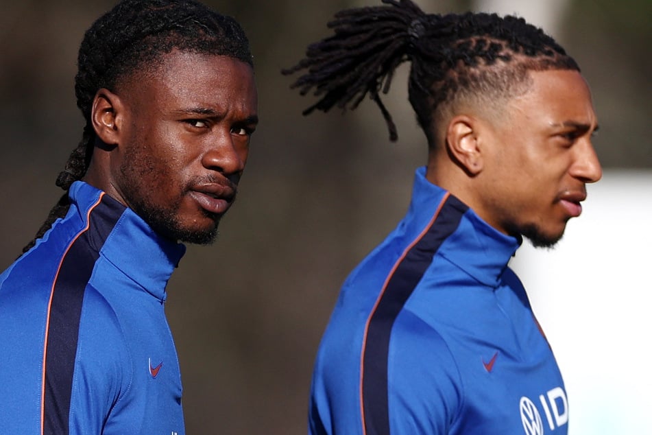 Camavinga und Michael Olise (23, r.) beim Training der fanzösischen Nationalmannschaft.