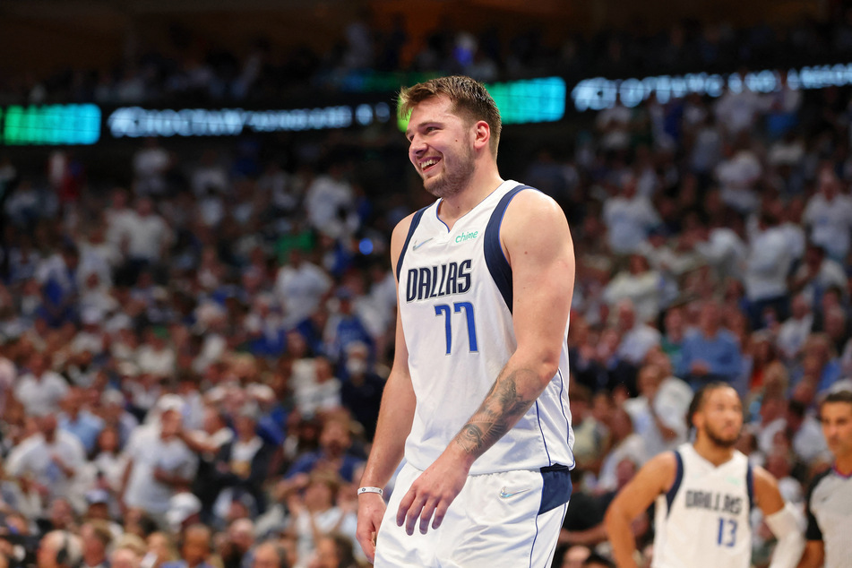 Luka Dončić scored a team-high 30 points for the Mavs against the Warriors.