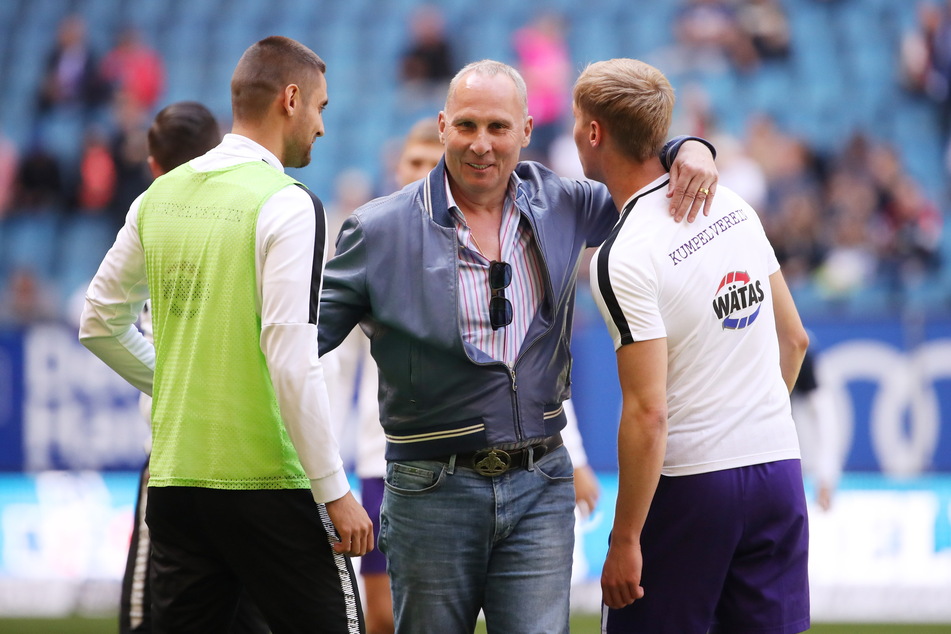 Helge Leonhardt hat dank der klugen Kaderpolitik gut lachen. Er kann auf Routiniers wie Dimitrij Nazarov (30/l.) und Top-Talent Florian Krüger (21/r.) bauen.