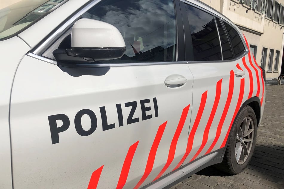 Attacke an Schweizer Bahnhof: Mann sticht auf Passanten ein