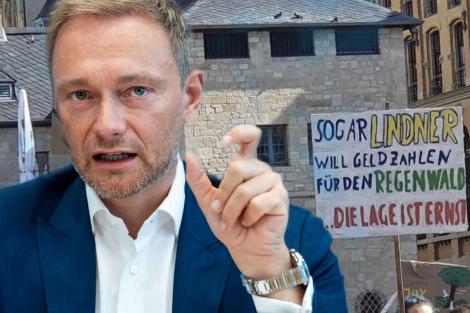Leipzig: Christian Lindner klaut Demo-Schild aus Halle
