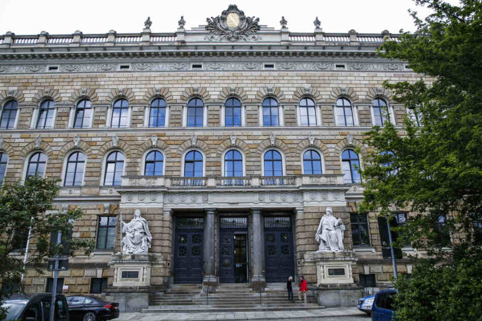 Immer wieder kommt es zu Engpässen und Prozess-Verzögerungen am Justizzentrum Dresden.