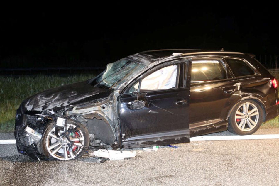 Die Spuren des Unfalls sind auch am Audi deutlich zu sehen.