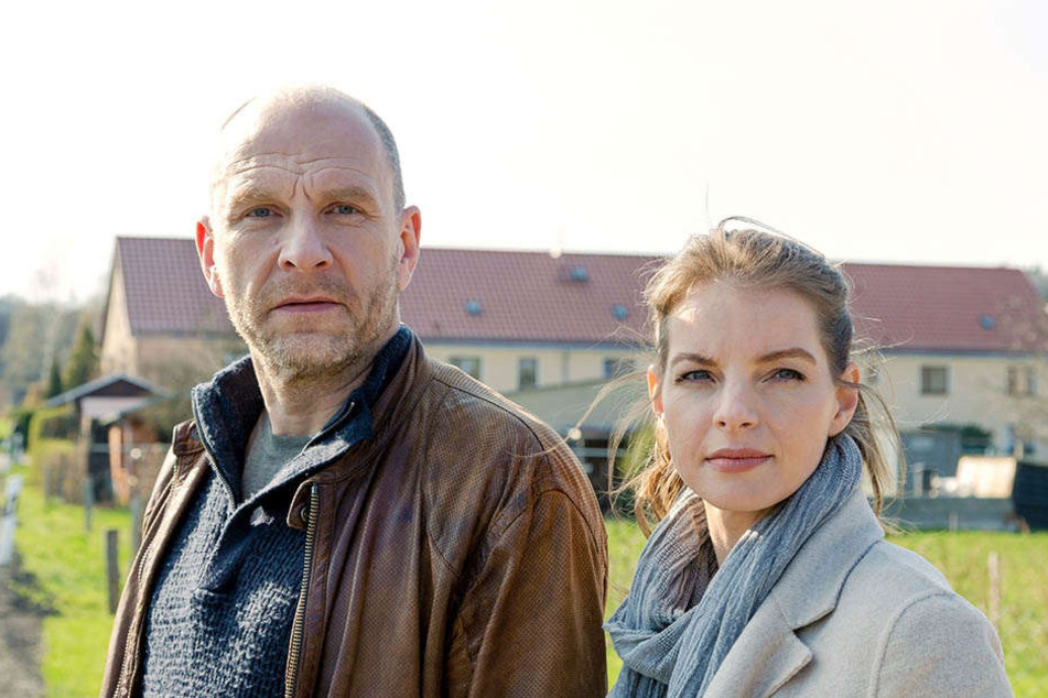 Am 15. Dezember (20.15 Uhr, ARD) ist Götz Schubert mit Yvonne Catterfeld (37) in Wolfsland: "Tief im Wald" zu sehen.