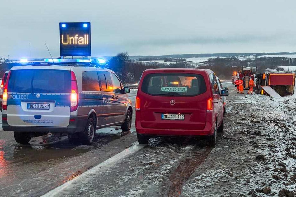 Die Sperrung der Fahrspuren sorgte für Verkehrsbehinderungen.