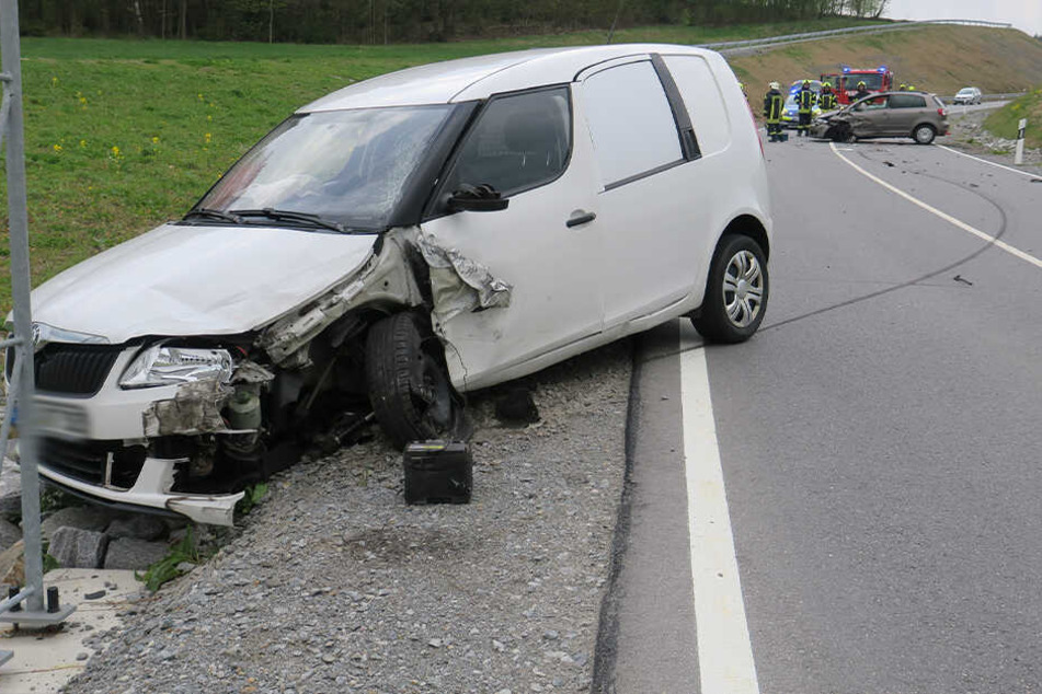 Der Skoda ist auf der S274 mit einem VW kollidiert.