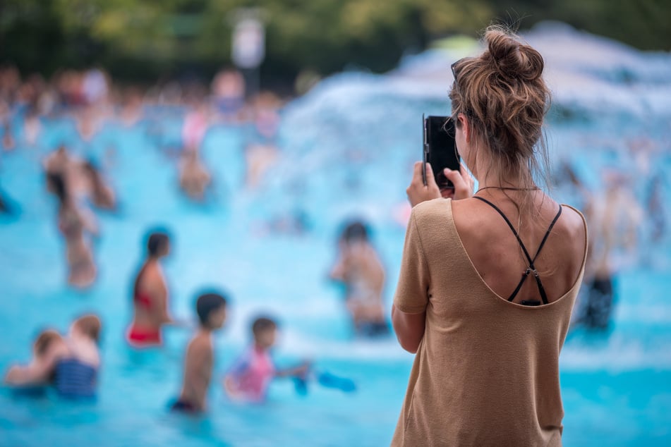 Im Corona-Jahr 2020 gab es in Schwimmbädern keinen einzigen Todesfall. Der DLRG befürchtet aber, dass aufgrund der Schließungen noch weniger Kinder lernen, sicher zu schwimmen.