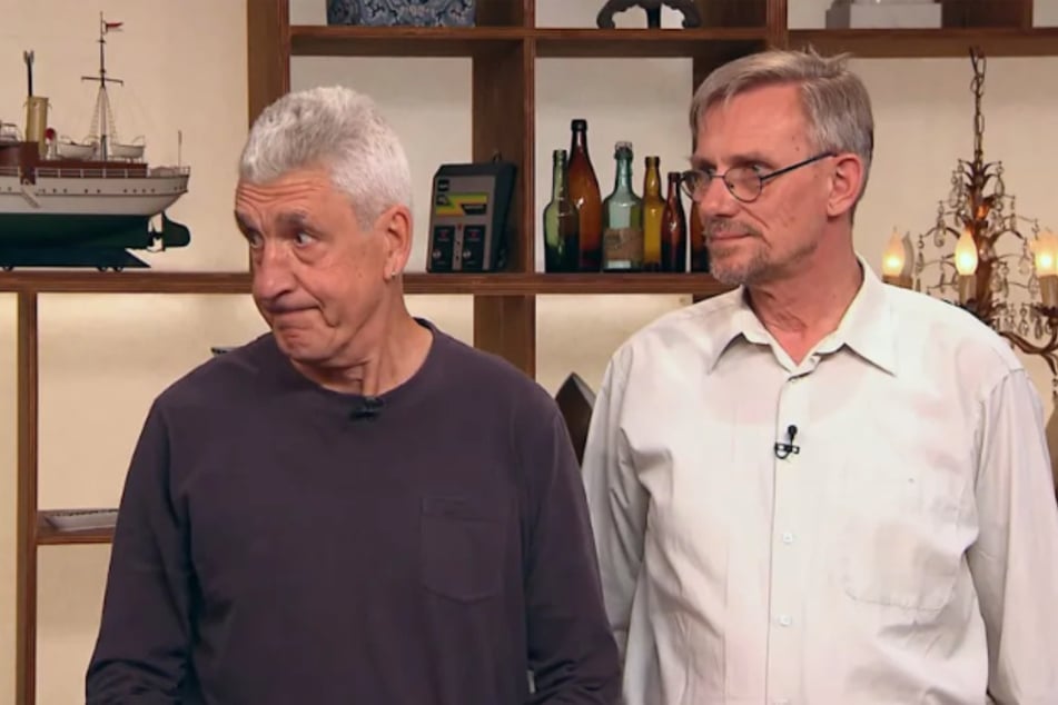 Den Preiswunsch des Duos von bis zu 1200 Euro kann Trödel-Experte Sven Deutschmanek (48) beim besten Willen nicht mitgehen.