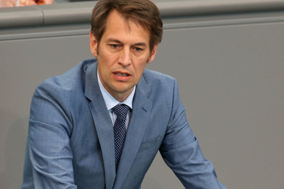 Götz Frömming (AfD), spricht während der aktuellen Stunde im Deutschen Bundestag, im Rahmen der Debatte um ein Forschungszulagengesetz.