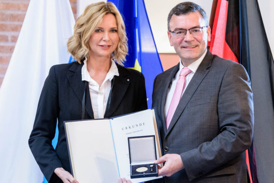 Veronica Ferres wurde mit der Bayerischen Europamedaille ausgezeichnet.