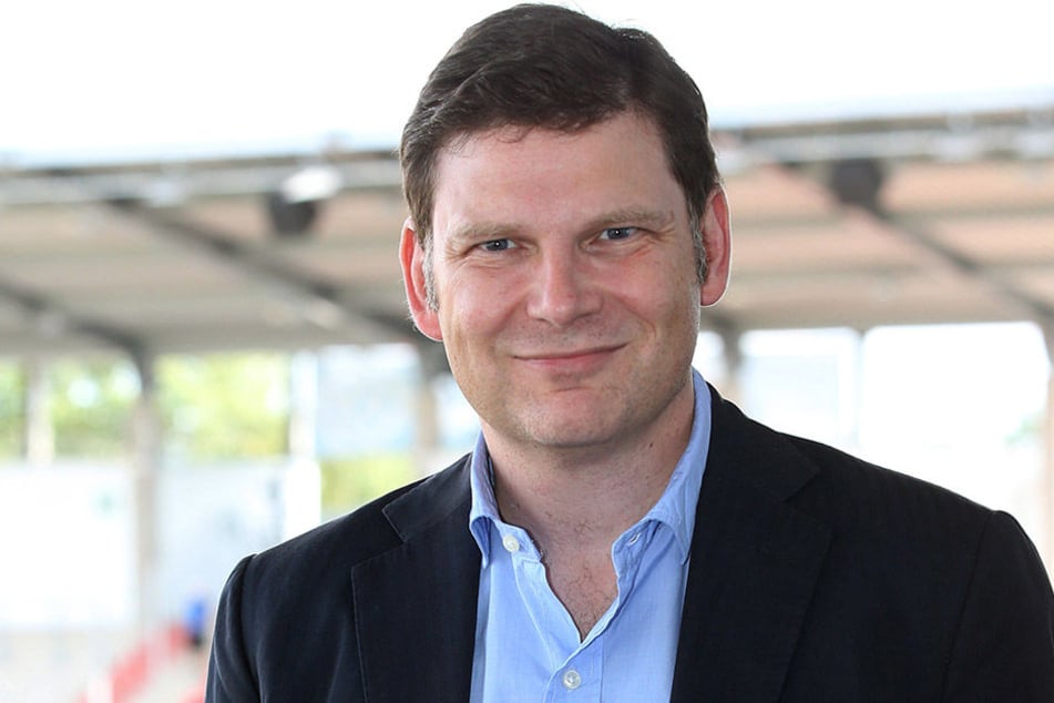 Diplom-Wirtschaftsjurist Arndt Jaworski ist seit über 17 Jahren in der Sportvermarktung zuhause und war bereits als Vorstand des 1. FC Kaiserslautern tätig.