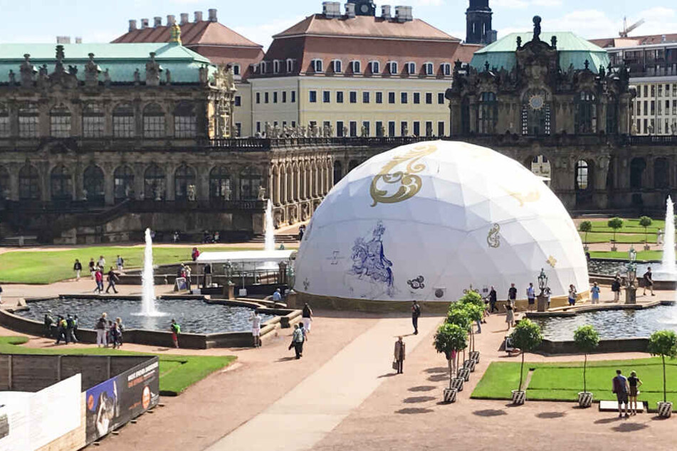 Mitten im Dresdner Zwinger erwartet Euch die Filmkuppel "Zwinger Xperience: Die Jahrhunderthochzeit 1719".