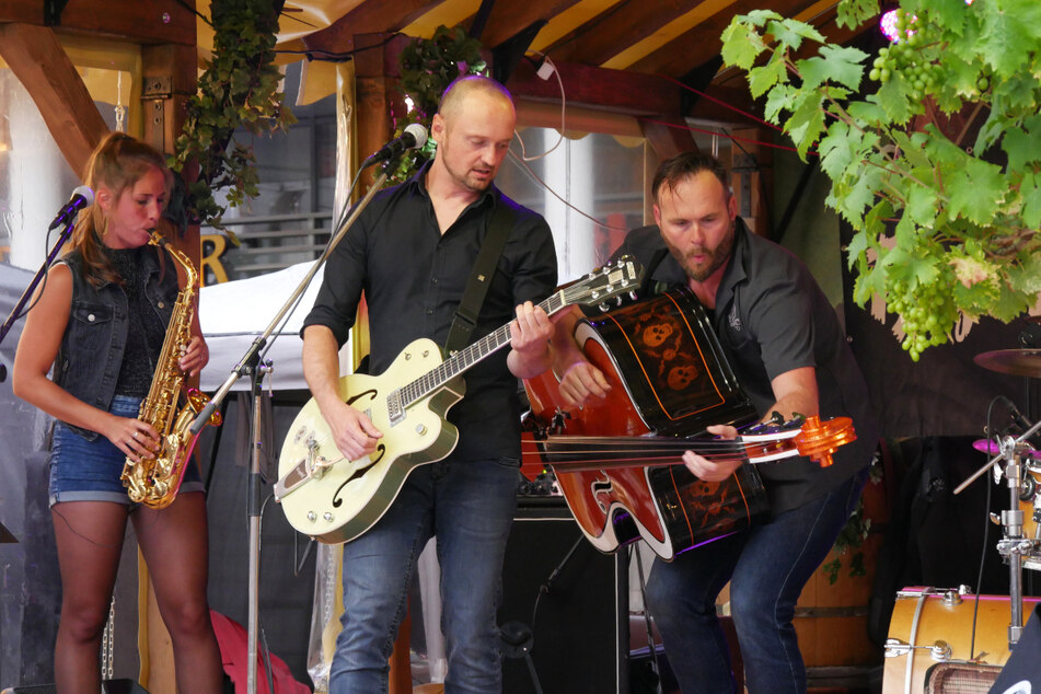 Feststimmung, Tanzpicknick, Kinderkirmes und Fachkräftebörse: Beim Chemnitzer Weinfest kommt keiner zu kurz.