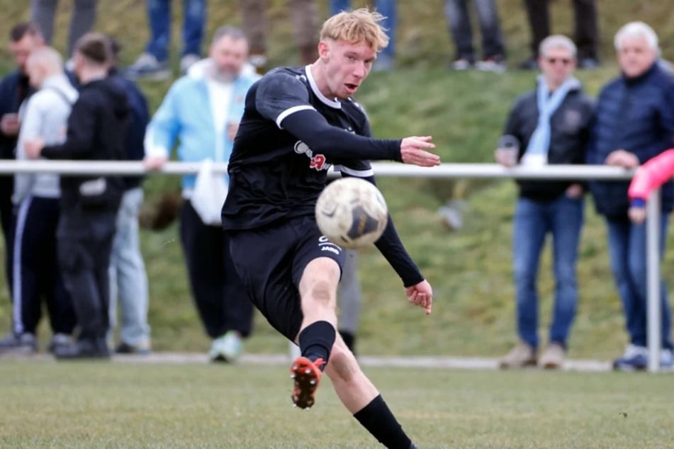 Hat im Sommer die Seiten gewechselt: Josua von Baer (19) trifft am Samstag mit dem FSV Zwickau auf seinen Jugendverein.