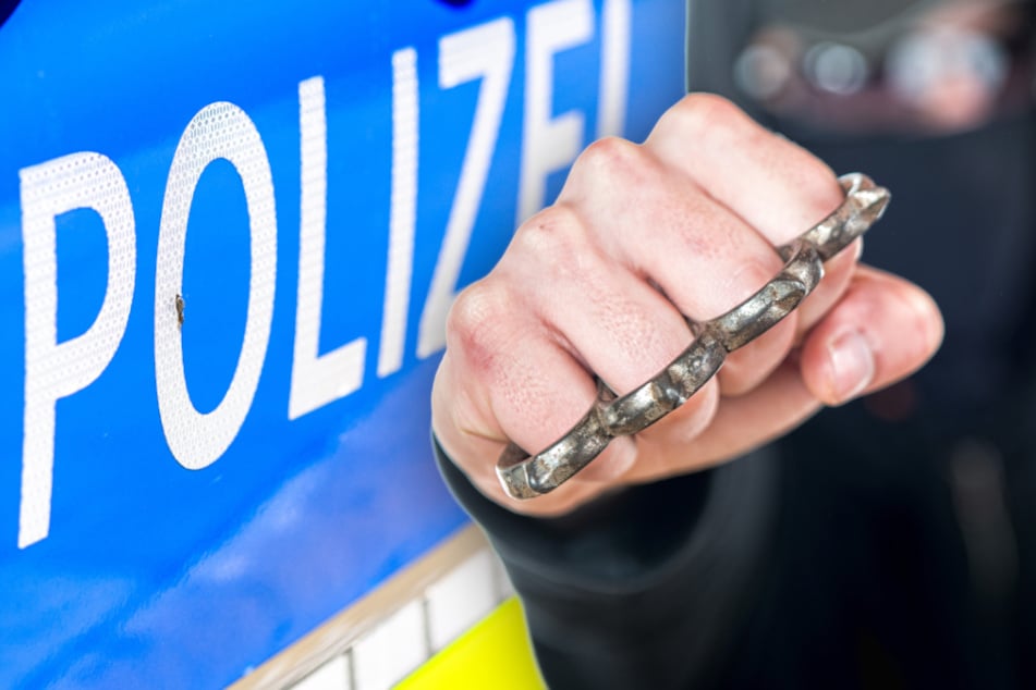 Ein Aggro-Mann verletzte in Plauen (Vogtland) einen 40-Jährigen mit einem Schlagring.