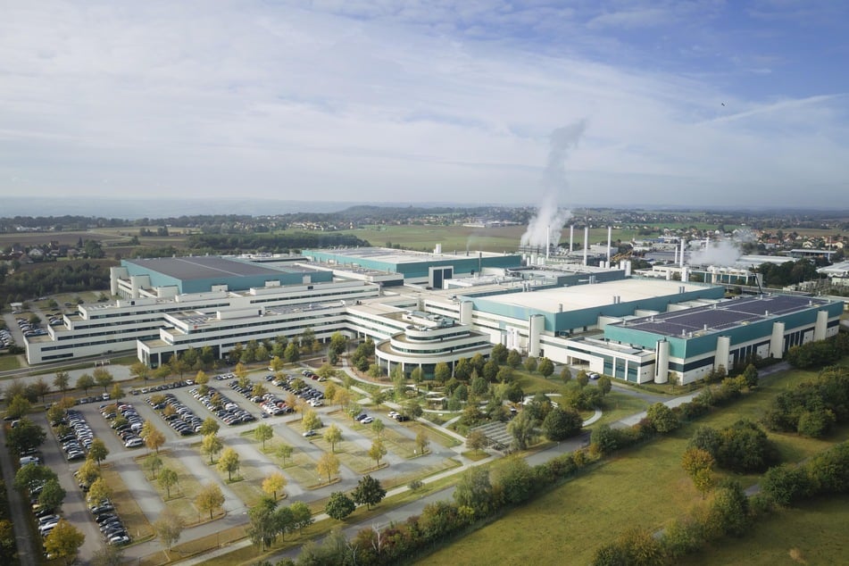 Ohne den Flughafen Dresden wäre die Ansiedlung des Chip-Giganten Globalfoundries im Silicon Saxony wohl nicht zustande gekommen, heißt es von der Flughafenführung.