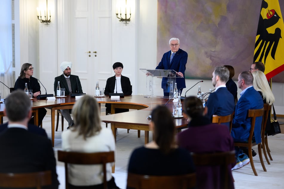 Bundespräsident Frank-Walter Steinmeier sprach bei einer Diskussionsveranstaltung über die gesellschaftlichen Nachwirkungen und Lehren aus der Corona-Zeit im Schloss Bellevue.