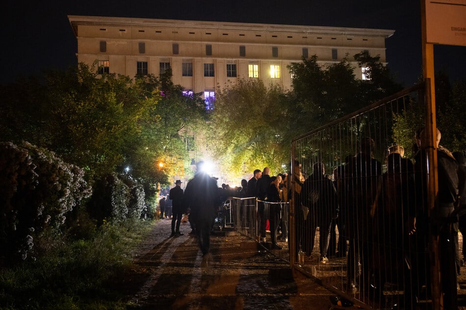 Das Berghain in Berlin wird 20. Jahre alt und feiert mit einer langen Clubnacht seinen Geburtstag.