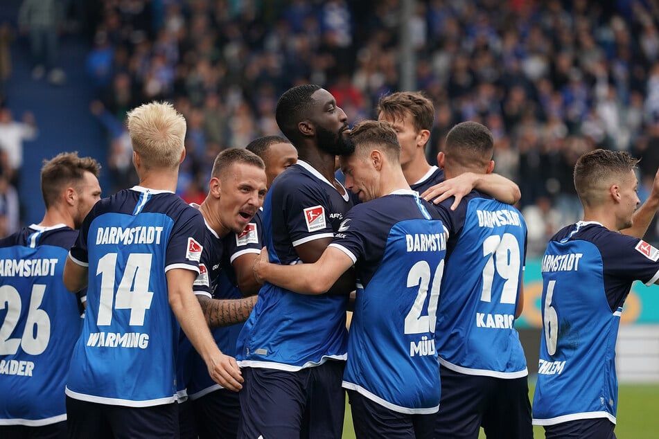 Wie zuletzt gegen Fortuna Düsseldorf wollen die Mannen des SV Darmstadt 98 am Samstag auch beim Karlsruher SC jubeln.