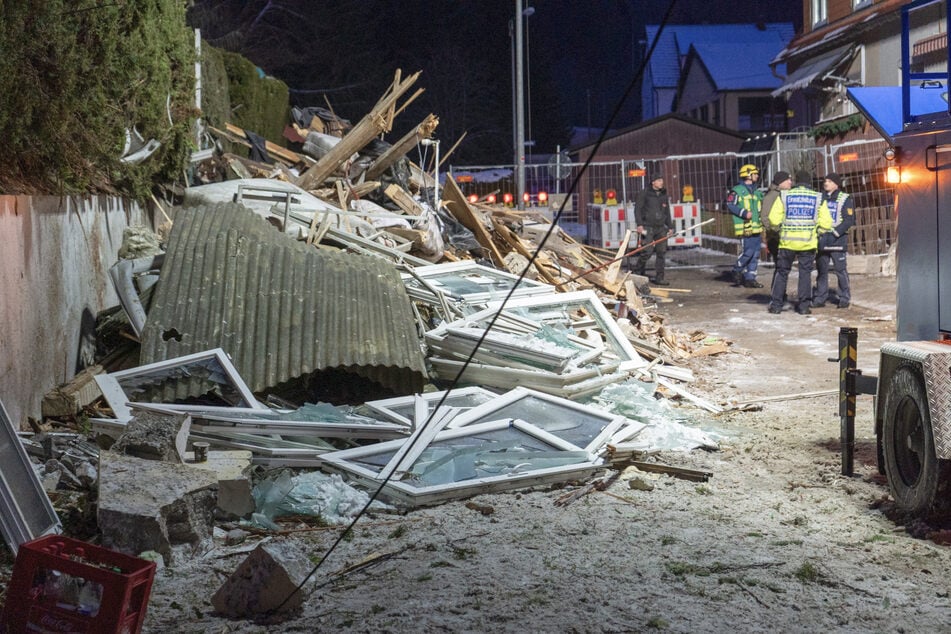 Das Haus war nach einer Explosion eingestürzt.