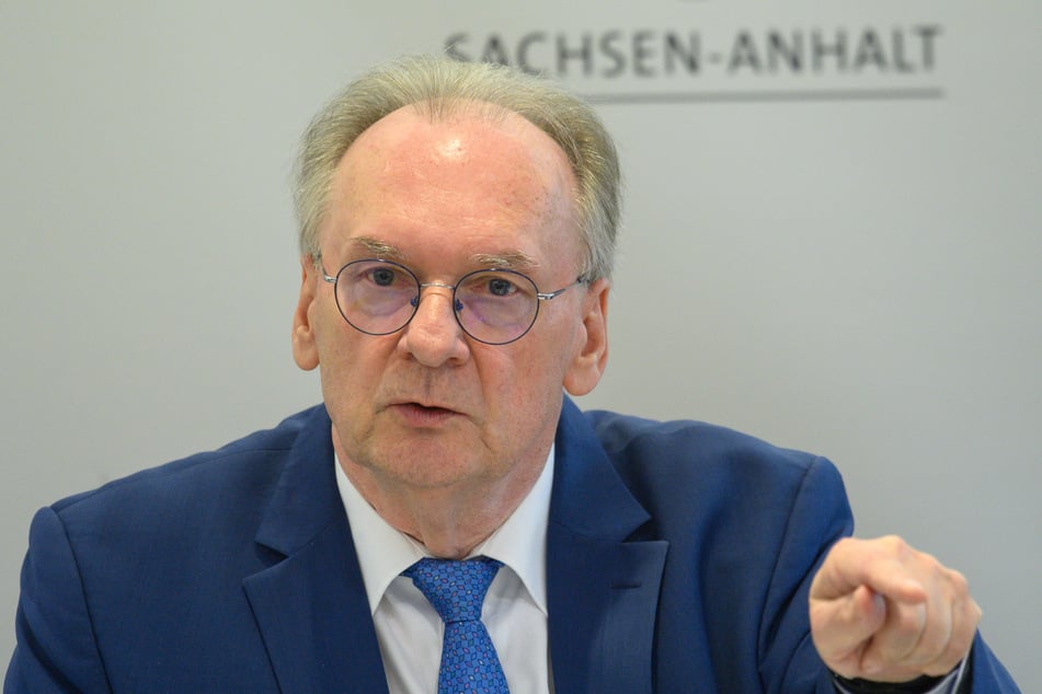 Sachsen-Anhalts Ministerpräsident Reiner Haseloff (70, CDU) ruft die Bürger nach den Vorfällen auf, Zivilcourage zu zeigen.