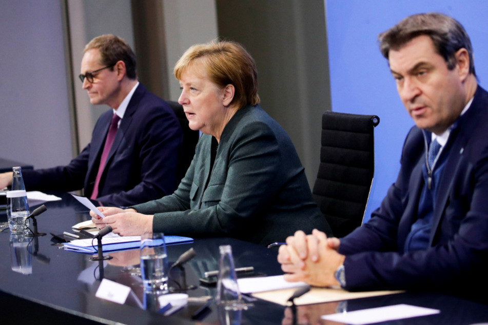 Bundeskanzlerin Angela Merkel (66, CDU), Berlins Regierender Bürgermeister Michael Müller (55, SPD) und der CSU-Vorsitzende Markus Söder (53) geben am Abend die Pressekonferenz im Bundeskanzleramt.