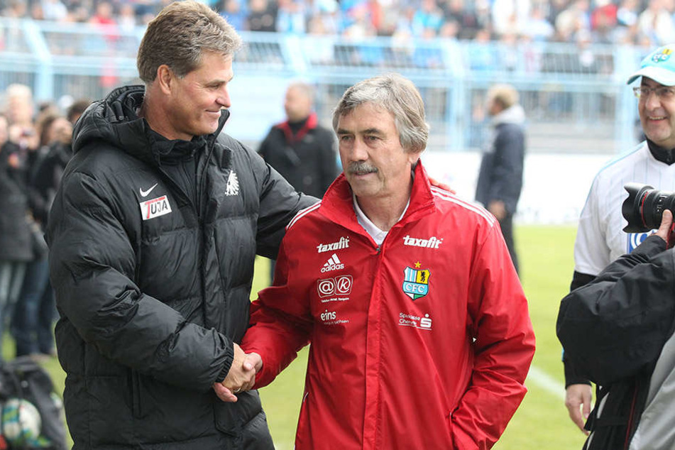 2013 wurde Gerd Schädlich als CFC-Coach vom Preußen-Trainer Ralf Loose vor dem Anpfiff begrüßt.