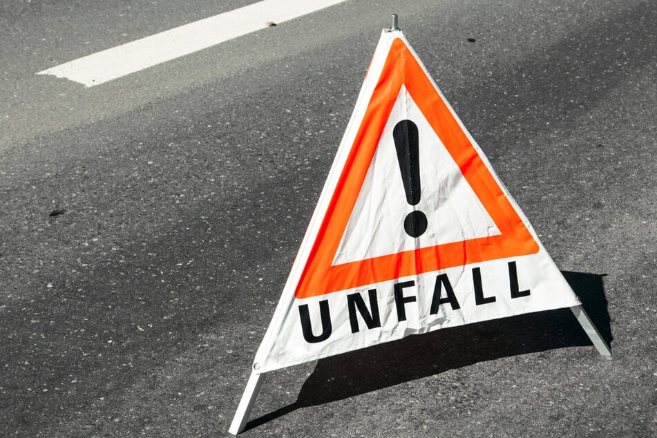 Der Motorradfahrer trug schwere Verletzungen davon, das Reh starb bei dem Unfall.
