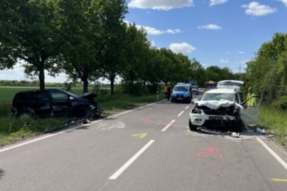 In Ottersleben waren am Donnerstag zwei Kleinwagen frontal zusammengeprallt.