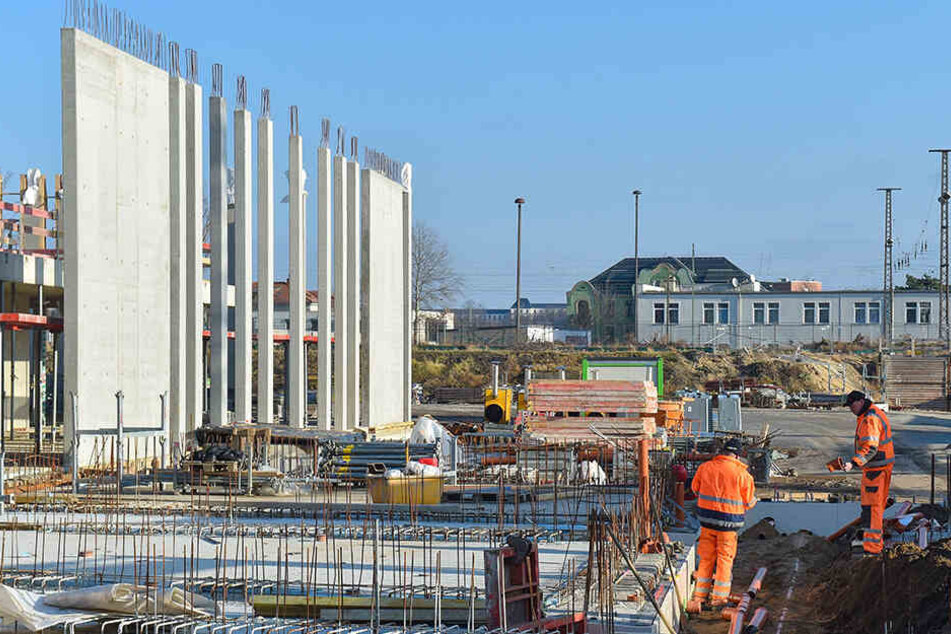Weil der Pieschener Schulcampus 14 Millionen Euro teurer wird, greift die Stadt auf die Liquiditätsreserve zurück.