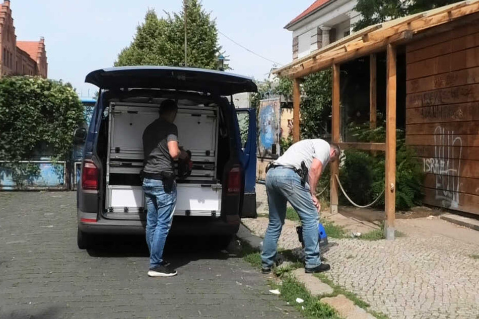 Mitarbeiter der Kriminalpolizei waren am Freitag vor Ort.