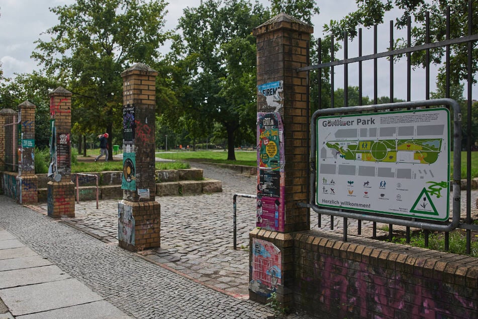 Ein Zeuge hat den Mann am späten Nachmittag in dem Park entdeckt. (Archivfoto)