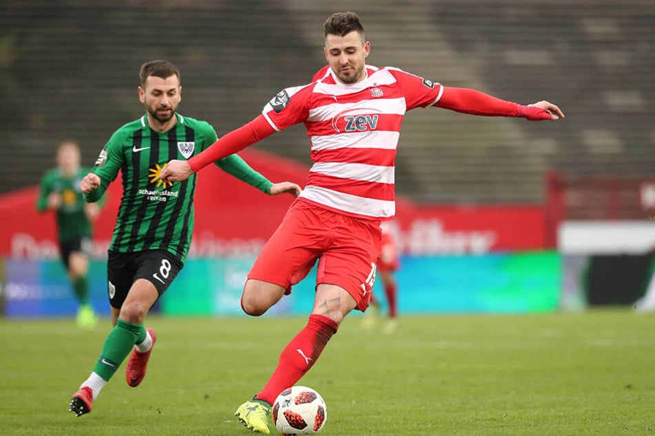 Davy Frick im Duell mit Münsters Kevin Pires-Rodriguez.