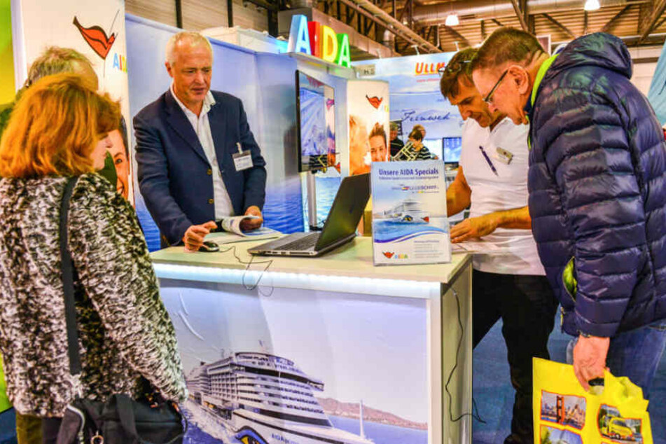An den Ständen zu "Kreuzfahrten" konnte gleich die nächste Schiffsreise gebucht werden.
