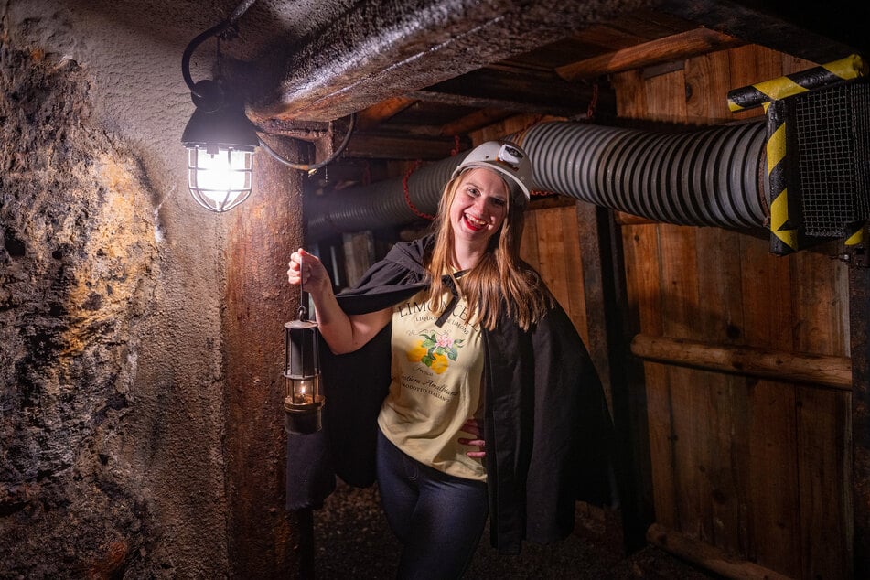 Von der aktuellen Superhitze bekommt Museumspädagogin Marleen Weber (35) unter Tage nichts mit: Hier herrschen konstant acht bis zehn Grad Celsius.