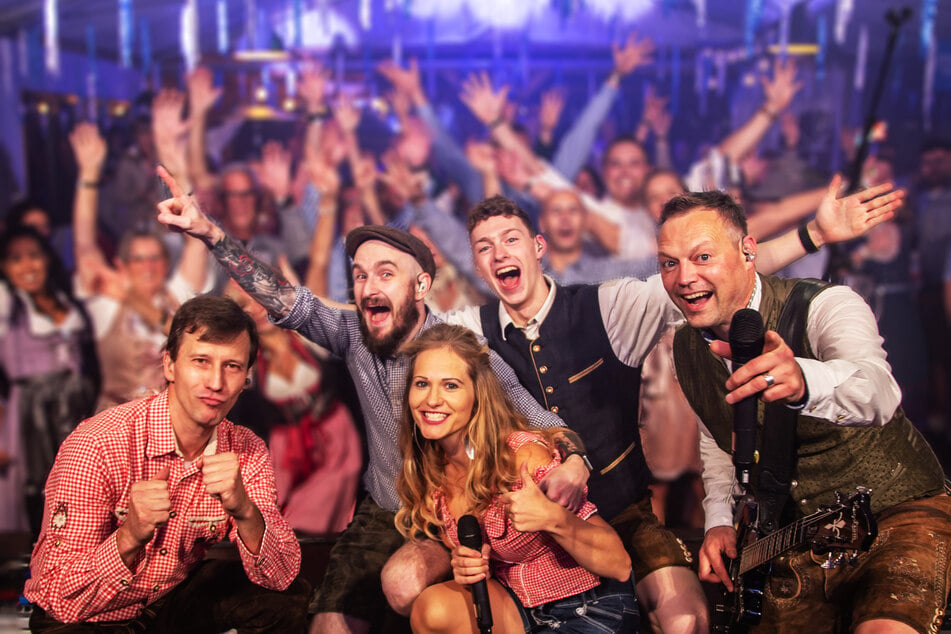 Chemnitz: Chemnitzer Party-Band mischt die Schweiz auf: "Das ist nicht wie mal kurz nach Einsiedel zu fahren"