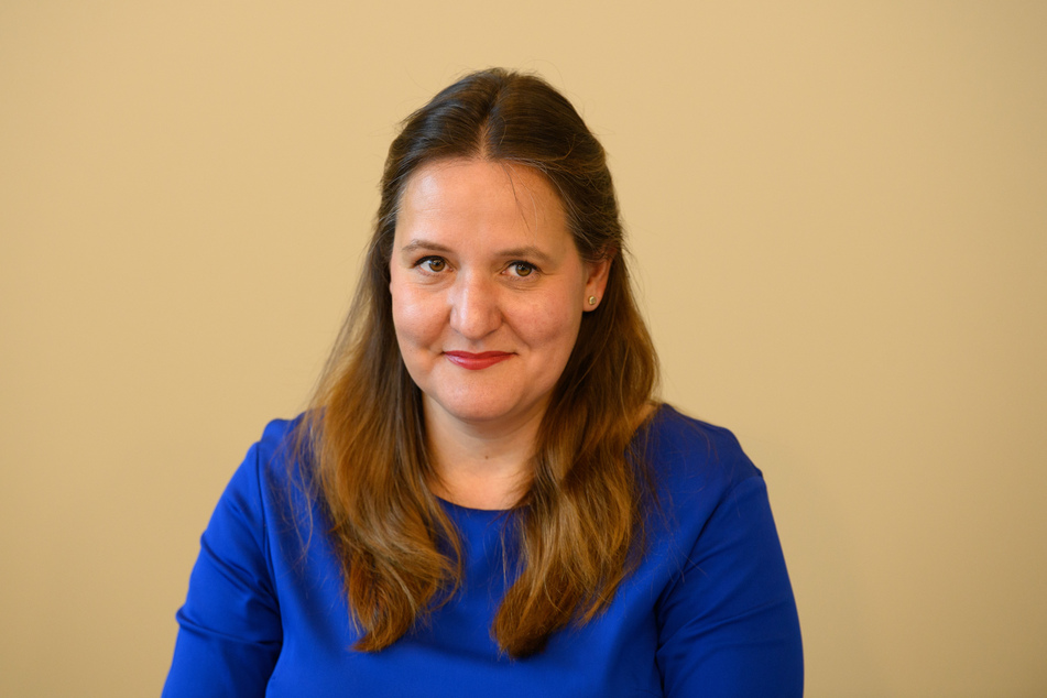 Wissenschaftsministerin Manja Schüle (45, SPD) freut sich über die finanziellen Mittel zur Entlastung der Studierenden.