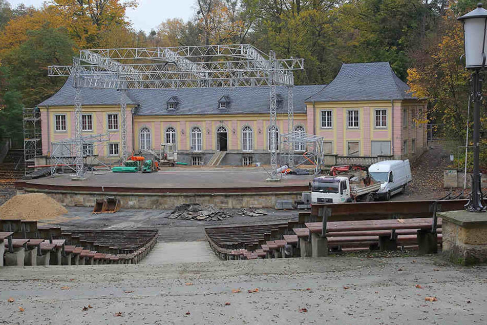 In der Jungen Garde im Großen Garten wird neue Technik gegen Hochwasser verbaut.