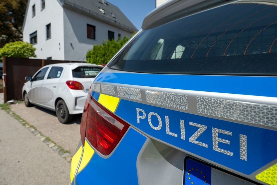 Die Polizei sucht weiterhin nach Spuren im Augsburger Asylbewerberheim.