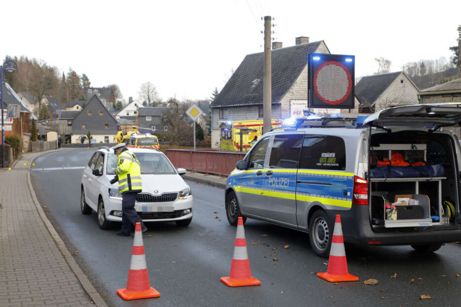 Ein 53-Jähriger wurde in Gelenau von einem Skoda erfasst und lebensbedrohlich verletzt.