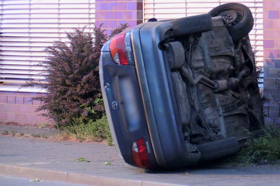 Glücklicherweise wurden die Fahrerin des Toyotas und ihre Beifahrerin nur leicht verletzt.