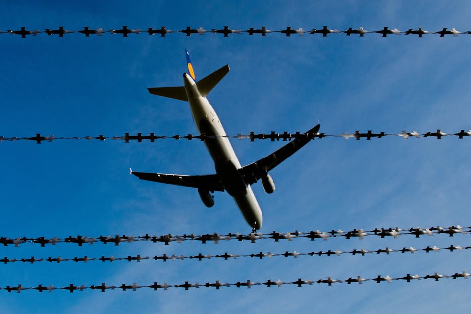 Ein Flieger brachte den Rapper "18 Karat" in der Nacht auf Mittwoch nach Portugal zurück. (Symbolbild)