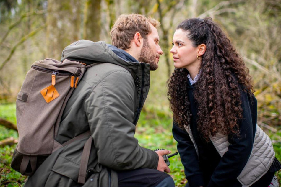 Gibt Shirin (Merve Çakir) ihren Gefühlen für Florian (Arne Löber) nach?
