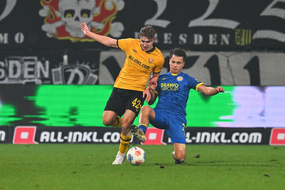 Die Daten gegen Braunschweig sprachen für Friedrich Müller (19, l.) und Co. Das Ergebnis nicht.