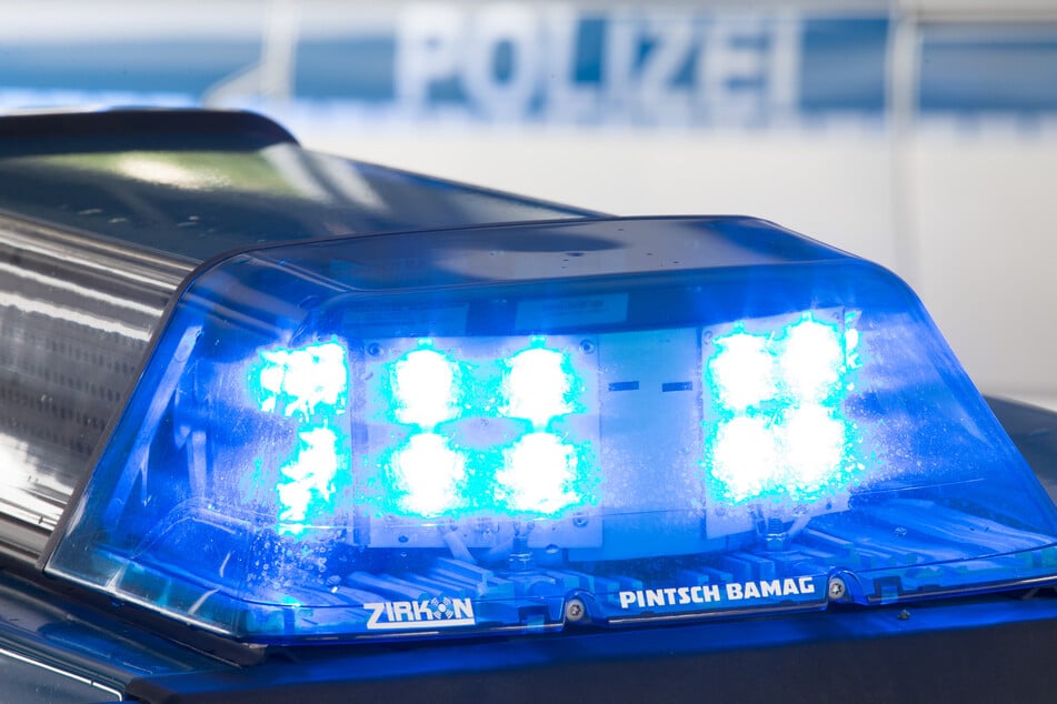 Kurz nach Mitternacht musste die Polizei im Dresdner Südosten ausrücken. (Symbolfoto)