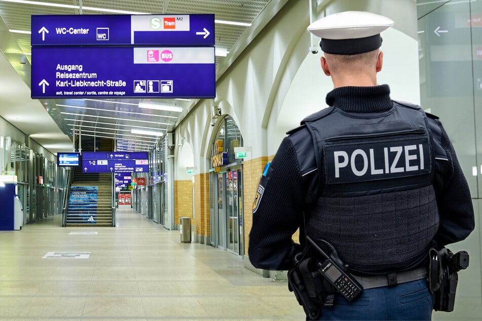 Im Erdgeschoss des Bahnhof Alexanderplatz soll es zur Tat gekommen sein. (Symbolbild)