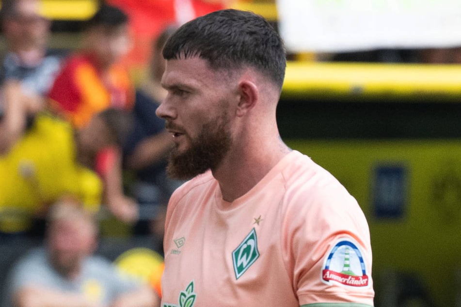 Im August 2022 ist Oliver Burke (28) mit seinem Tor beim Last-Second-Sieg von Werder Bremen zum Publikumsliebling aufgestiegen.