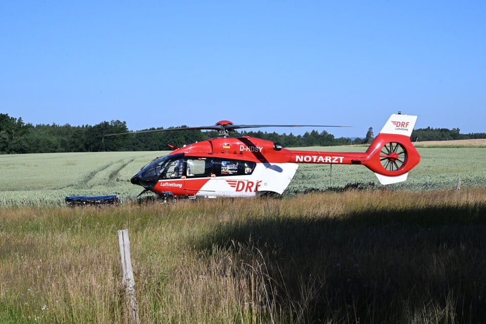 Aus bisher ungeklärter Ursache verlor der 69-Jährige die Kontrolle über sein Auto. Schwer verletzt wurde er per Heli in ein Krankenhaus gebracht.