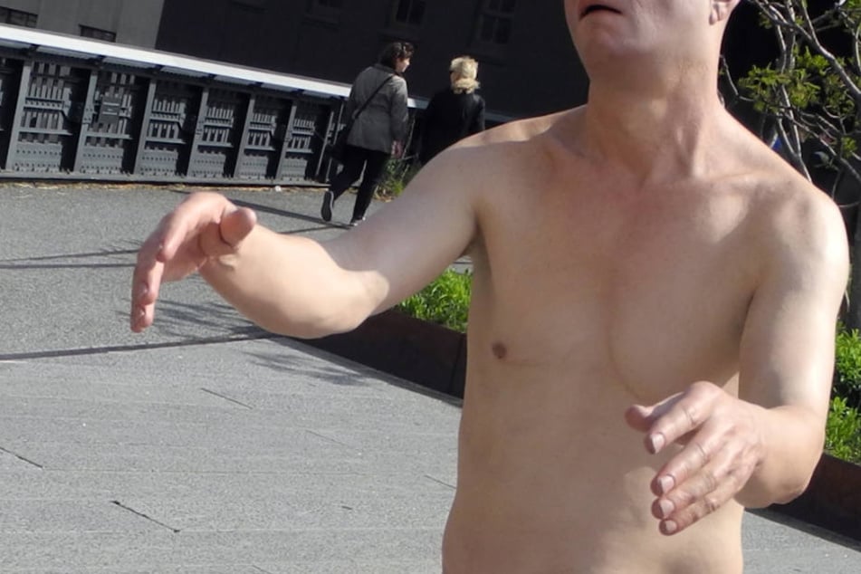 Der Mann war fast komplett nackt unterwegs. (Symbolbild)